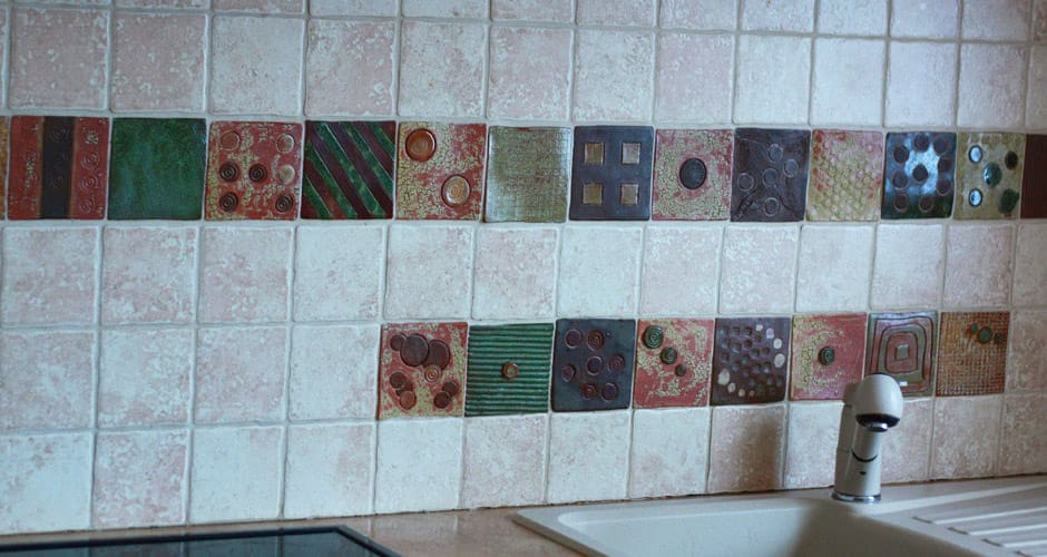Spalvingos keramikos plytelės virtuvei